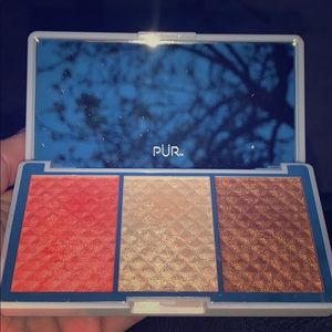 Pur bronze and brighten Dreamer cheek palette